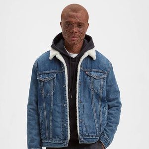 Levi’s Premium Sherpa Trucker Jacket [Brand New]